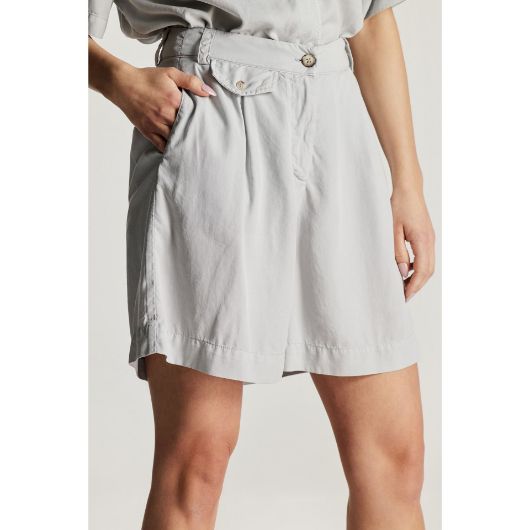 Снимка на DIRTY LAUNDRY WOMEN'S PLEATED RELAXED BERMUDA