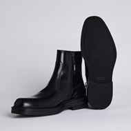 Снимка на KARL LAGERFELD MEN'S KRAFTMAN CHISEL TOE ZIP BOOTS