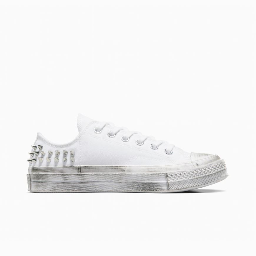 Снимка на CONVERSE WOMEN'S CHUCK 70 STUDDED