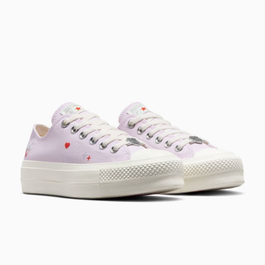 Снимка на CONVERSE WOMEN'S CHUCK TAYLOR ALL STAR LIFT PLATFORM Y2K HEART LOW TOP