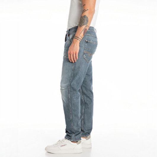 Снимка на REPLAY MEN'S RELAXED TAPERED FIT SANDOT ORIGINAL JEANS