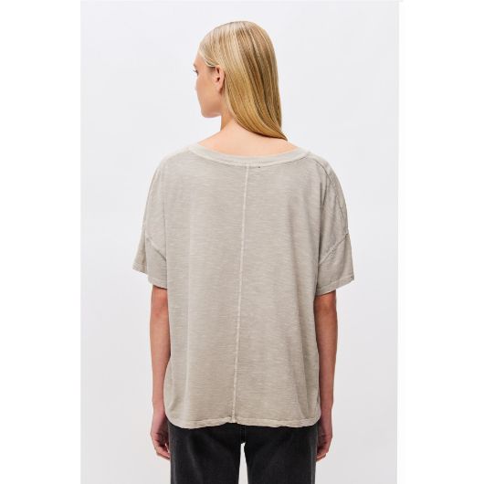 Снимка на DIRTY LAUNDRY WOMEN'S OVERSIZED T-SHIRT WITH V NECKLINE