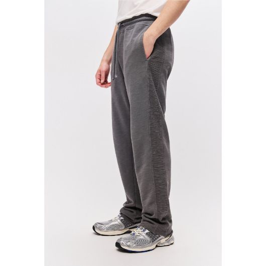 Снимка на DIRTY LAUNDRY MEN'S SWEATPANTS IN LOOSE FIT