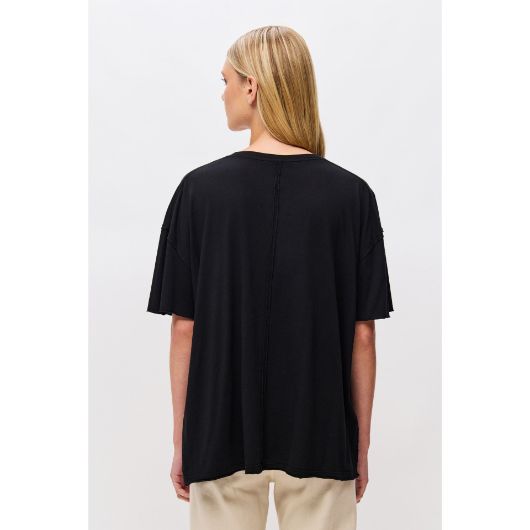 Снимка на DIRTY LAUNDRY WOMEN'S OVERSIZED T-SHIRT WITH RAW CUT EDGES