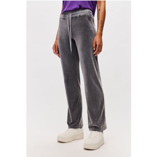 Снимка на DIRTY LAUNDRY WOMEN'S VELOURS SWEATPANTS IN SLIM FIT