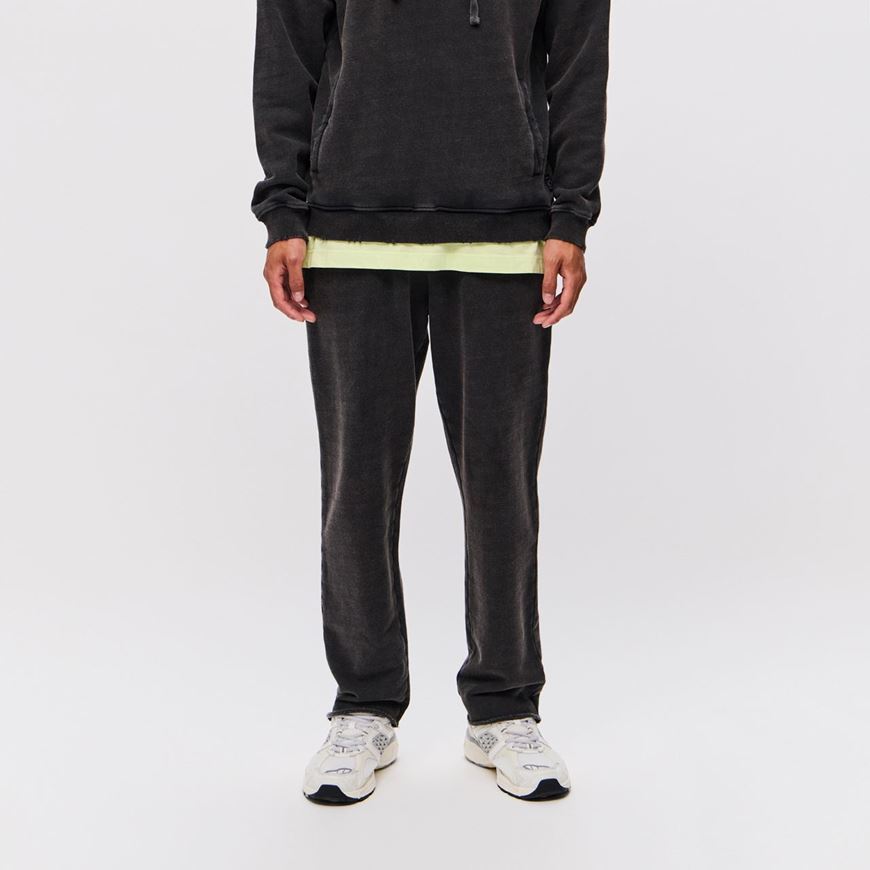 Снимка на DIRTY LAUNDRY MEN'S SWEATPANTS WITH DESTROYS