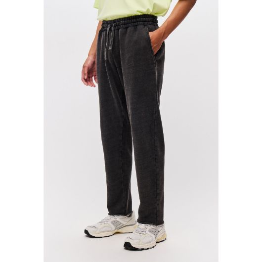 Снимка на DIRTY LAUNDRY MEN'S SWEATPANTS WITH DESTROYS