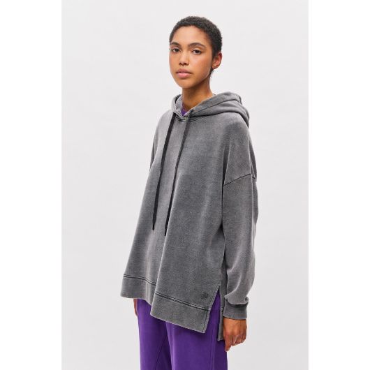 Снимка на DIRTY LAUNDRY WOMEN'S OVERSIZED HOODIE WITH OPENINGS