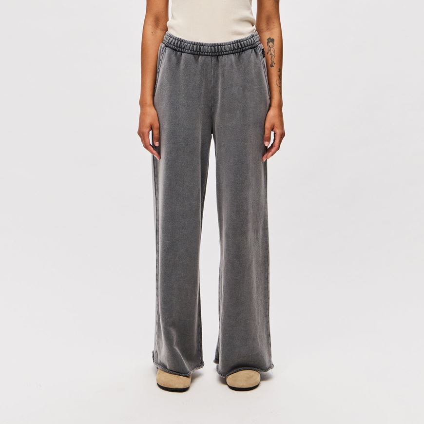 Снимка на DIRTY LAUNDRY WOMEN'S WIDELEG SWEATPANTS WITH RAW EDGES