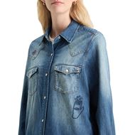 Снимка на SCOTCH&SODA WOMEN'S WASHED REGULAR FIT DENIM WESTERN SHIRT WITH EMBROIDERIES