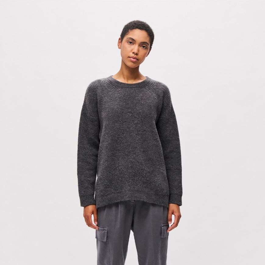 Снимка на DIRTY LAUNDRY WOMEN'S RELAXED ASSYMETRIC SWEATER