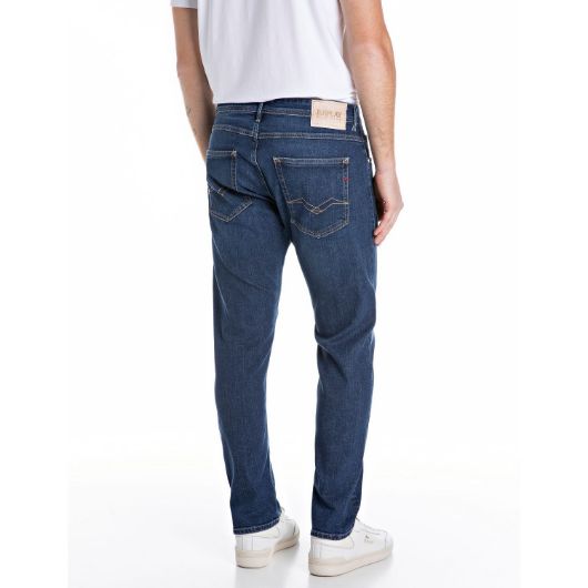 Снимка на REPLAY MEN'S WILLBI REGULAR-FIT JEANS IN 10.5 OZ SUPER STRETCH DENIM