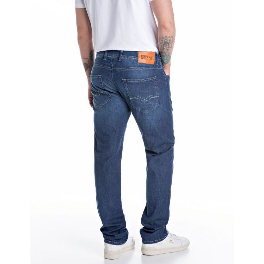 Снимка на REPLAY MEN'S GROVER STRAIGHT-FIT X-L.I.T.E.+ JEANS IN 7 OZ STRETCH DENIM