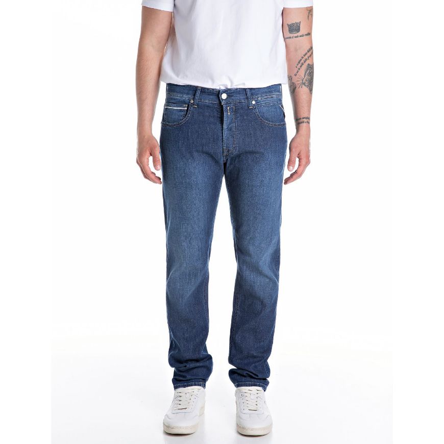 Снимка на REPLAY MEN'S GROVER STRAIGHT-FIT X-L.I.T.E.+ JEANS IN 7 OZ STRETCH DENIM