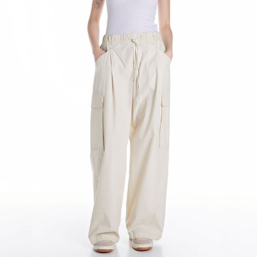 Снимка на REPLAY WOMEN'S WIDE-LEG CARGO TROUSERS IN PEACH COTTON TWILL