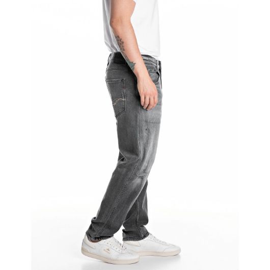 Снимка на REPLAY MEN'S SANDOT TAPERED-FIT JEANS IN 11 OZ COMFORT DENIM