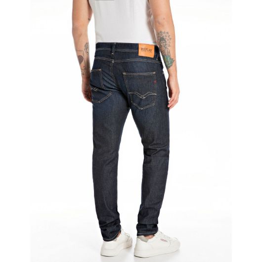 Снимка на REPLAY MEN'S WILLBI REGULAR-FIT JEANS IN 7 OZ STRETCH DENIM