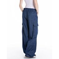 Снимка на REPLAY WOMEN'S WIDE-LEG CARGO TROUSERS IN 8 OZ SOFT STRETCH DENIM