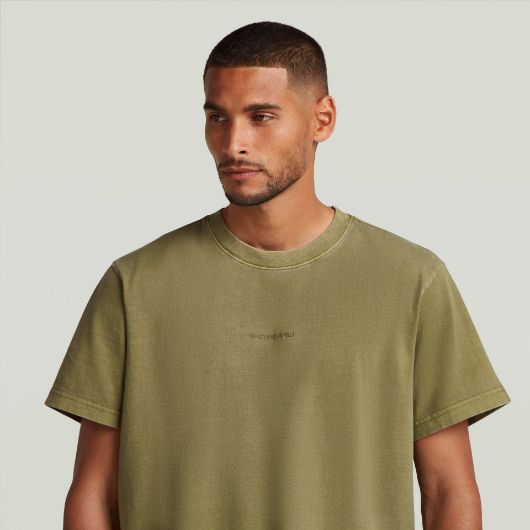 Picture of G-STAR MEN'S OVERDYED CENTER CHEST LOOSE T-SHIRT IN GREEN