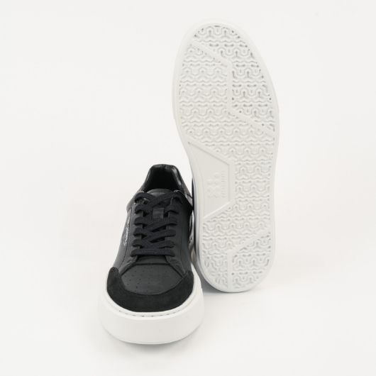 Show details for KARL LAGERFELD MEN'S MAXI KUP RSG COMBI LO LACE IN BLACK 3 - FanPoint Picture of KARL LAGERFELD MEN'S MAXI KUP RSG COMBI LO LACE IN BLACK 3