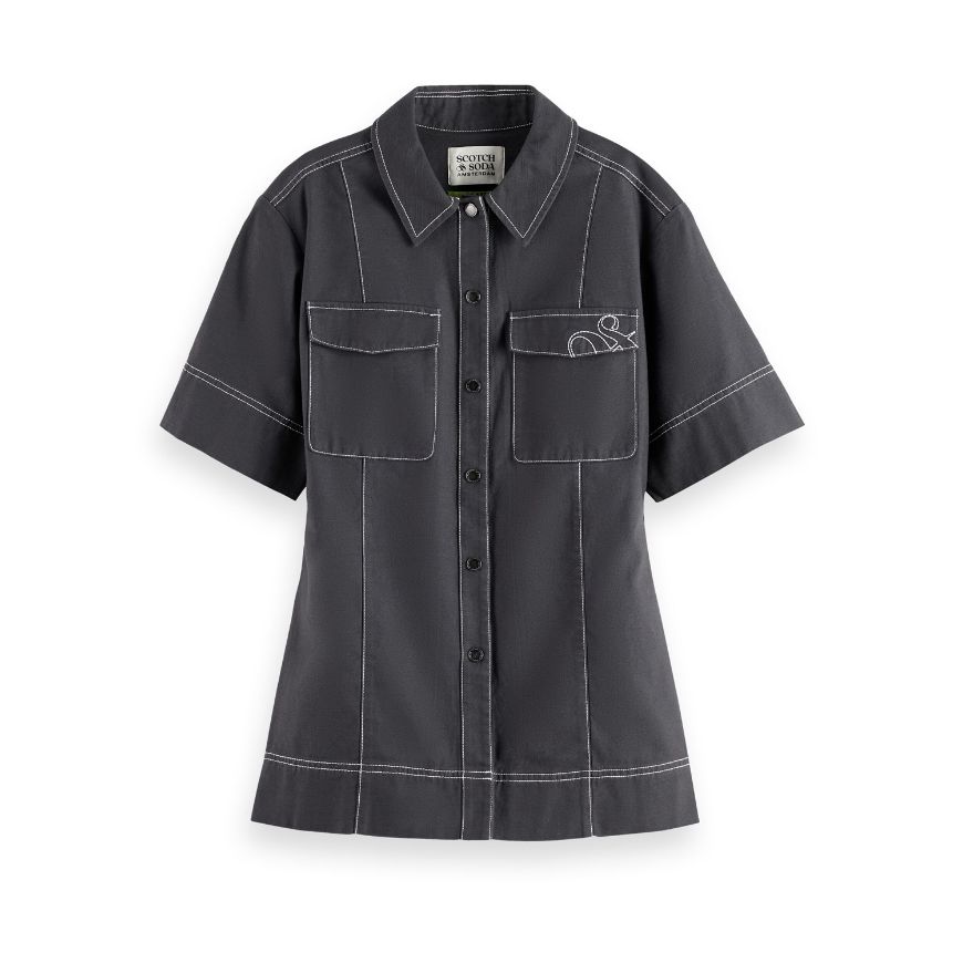 Снимка на SCOTCH&SODA WOMEN'S PATCH POCKET SHORT SLEEVE SHIRT IN CHARCOAL ART
