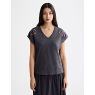 Снимка на SCOTCH&SODA WOMEN'S EMBROIDERED V-NECK T-SHIRT IN CHARCOAL ART 4