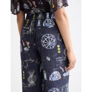 Снимка на SCOTCH&SODA WOMEN'S GIA - MID RISE WIDE LEG ELASTICATED TROUSERS IN BLOCK PRINT IN BLACK MOUNTAIN 6