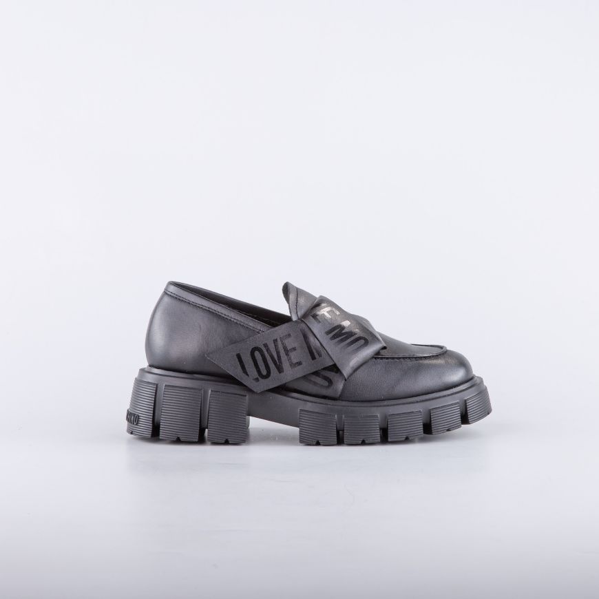 Picture of LOVE MOSCHINO WOMEN'S LOAFERS WITH TASSEL IN BLACK LEATHER