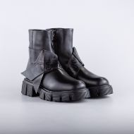 Picture of LOVE MOSCHINO WOMEN'S BOOTS WITH TASSEL IN BLACK LEATHER 2