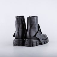 Picture of LOVE MOSCHINO WOMEN'S BOOTS WITH TASSEL IN BLACK LEATHER 3