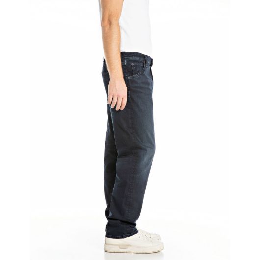 Показвай детайлите за REPLAY МЪЖКИ WAINE TAPERED-FIT ДЕНИМ 10.5 OZ BLUE BLACK STRETCH DENIM В ТЪМНОСИНЬО 2 - FanPoint Снимка на REPLAY МЪЖКИ WAINE TAPERED-FIT ДЕНИМ 10.5 OZ BLUE BLACK STRETCH DENIM В ТЪМНОСИНЬО 2
