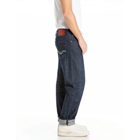 Показвай детайлите за REPLAY МЪЖКИ LUIYS TAPERED-FIT ДЕНИМ 13 OZ SELVEDGE INDIGO COTTON DENIM В ТЪМНОСИНЬО 2 - FanPoint Снимка на REPLAY МЪЖКИ LUIYS TAPERED-FIT ДЕНИМ 13 OZ SELVEDGE INDIGO COTTON DENIM В ТЪМНОСИНЬО 2
