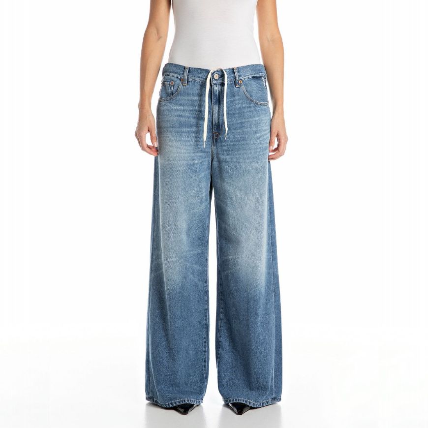 Picture of REPLAY WOMEN'S NALAJA WIDE LEG FIT 12.5 OZ COTTON LYOCELL DENIM IN MEDIUM BLUE