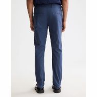 Снимка на SCOTCH&SODA MEN'S SEASONAL CORE - MOTT - WASHED COTTON BLEND CHINO IN NAVY 5