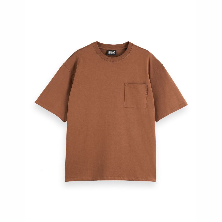 Снимка на SCOTCH&SODA MEN'S SEASONAL CORE - LOOSE FIT 3 CROSSES POCKET T-SHIRT IN MEDIUM BROWN