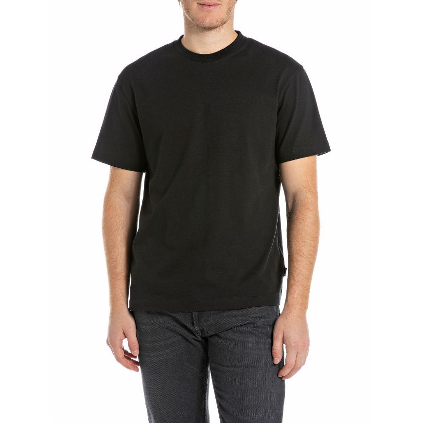 Picture of REPLAY MEN'S RELAXED-FIT JERSEY T-SHIRT WITH CUSTOM REPLAY PRINT IN BLACK