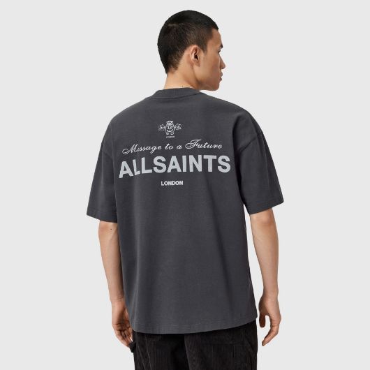 Показвай детайлите за ALLSAINTS МЪЖКА БЛУЗА С КЪС РЪКАВ HERALD CREW В ЧЕРНО Снимка на ALLSAINTS МЪЖКА БЛУЗА С КЪС РЪКАВ HERALD CREW В ЧЕРНО