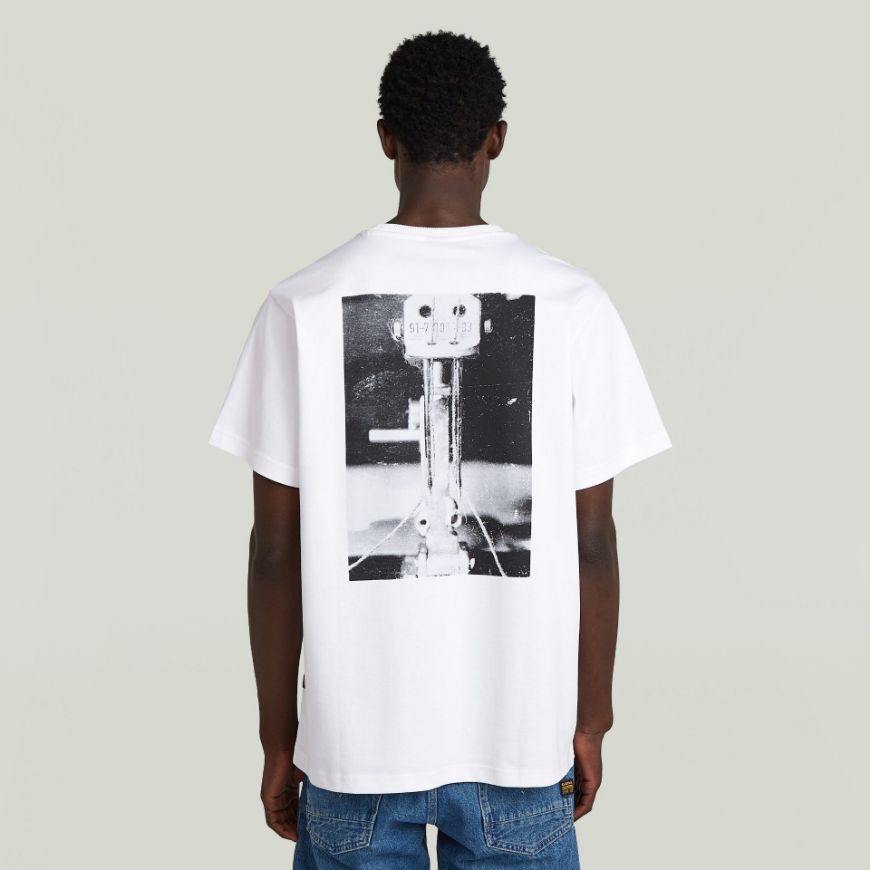 Picture of G-STAR MEN'S BACK PHOTO PRINT LOOSE T-SHIRT IN WHITE SEWING MACHINE