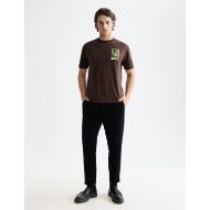 Снимка на SCOTCH&SODA MEN'S RELAXED FIT FRONT + BACK AW T-SHIRT IN MEDIUM BROWN 6