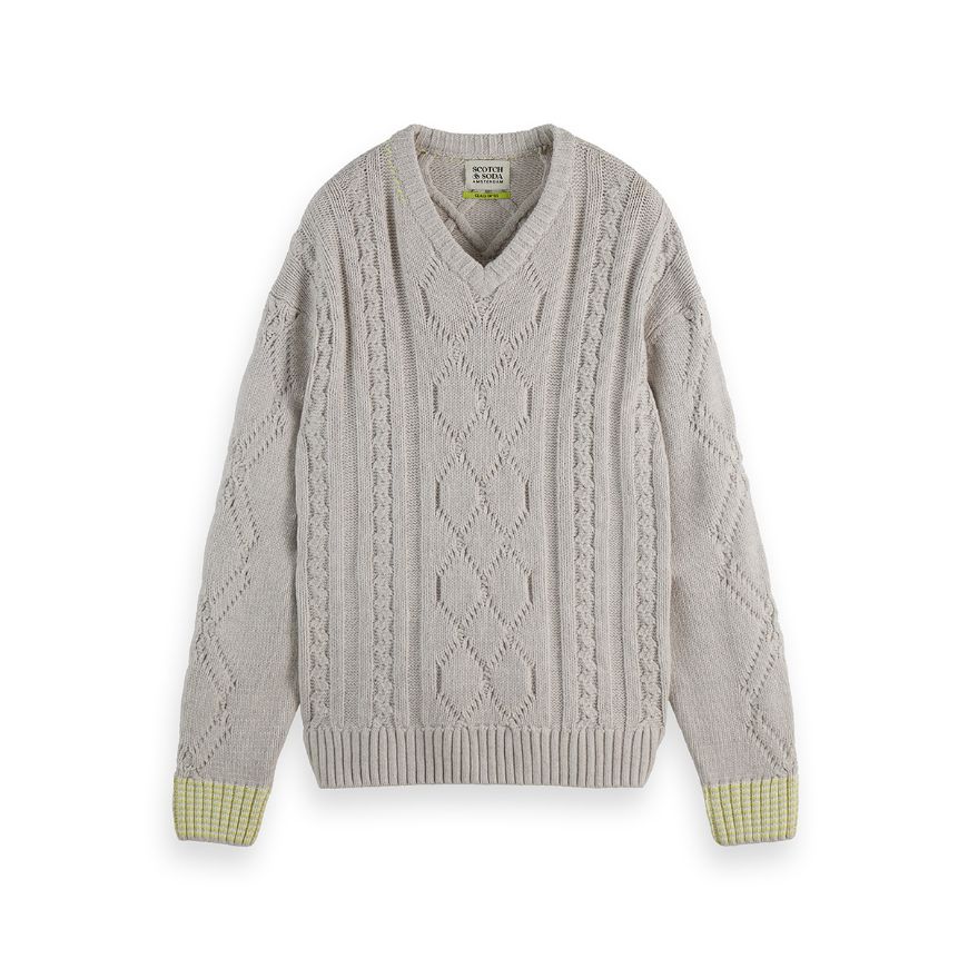 Снимка на SCOTCH&SODA MEN'S V-NECK CHUNKY CABLE LOOSE FIT PULLOVER IN MEDIUM BEIGE