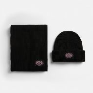 Снимка на JUICY COUTURE ДАМСКИ СЕТ ОТ ШАПКА И ШАЛ DOG CREST В ЧЕРНО 1
