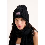 Снимка на JUICY COUTURE ДАМСКИ СЕТ ОТ ШАПКА И ШАЛ DOG CREST В ЧЕРНО 4
