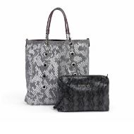 Снимка на REPLAY ДАМСКА ЧАНТА REVERSIBLE SHOPPER BAG IN PRINTED DENIM AND SNAKE PU 1