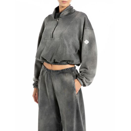 Показвай детайлите за REPLAY ДАМСКИ СУИТШЪРТ ZIP-UP CROPPED SWEATSHIRT В ТЪМНОСИВО 1 - FanPoint Снимка на REPLAY ДАМСКИ СУИТШЪРТ ZIP-UP CROPPED SWEATSHIRT В ТЪМНОСИВО 1
