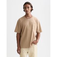 Picture of SCOTCH&SODA MEN'S SEASONAL CORE 3 CROSSES CHEST POCKET LOOSE-FIT T-SHIRT IN MEDIUM BEIGE 4