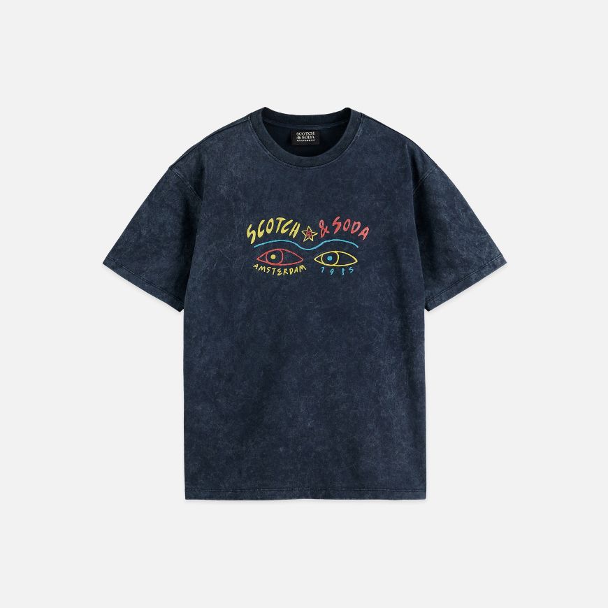 Picture of SCOTCH&SODA MEN'S FRONT ARTWORK RELAXED-FIT SNOW-WASHED T-SHIRT IN DARK BLUE