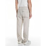 Снимка на REPLAY МЪЖКИ ПАНТАЛОНИ COTTON POLY PARACHUTE TROUSERS В КОСТНО СИВО 3
