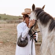 Снимка на CAMPOMAGGI ДАМСКА ЛАМИНИРАНА КОЖЕНА ЧАНТА ЗА РАМО MARISA В СИВО 7