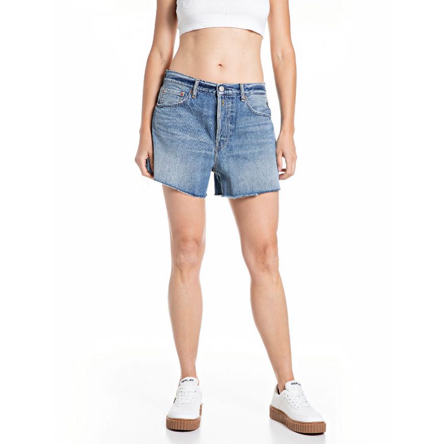 Снимка на REPLAY ДАМСКИ БЕРМУДИ STRAIGHT FIT 12 OZ RECYCLED DENIM SHORTS В СИН