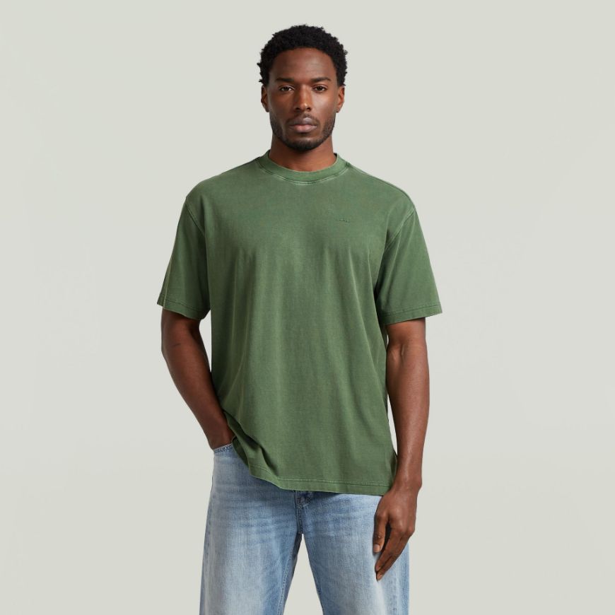 Picture of G-STAR MEN'S RELAXED BASE T-SHIRT IN DK NURI GREEN GD
